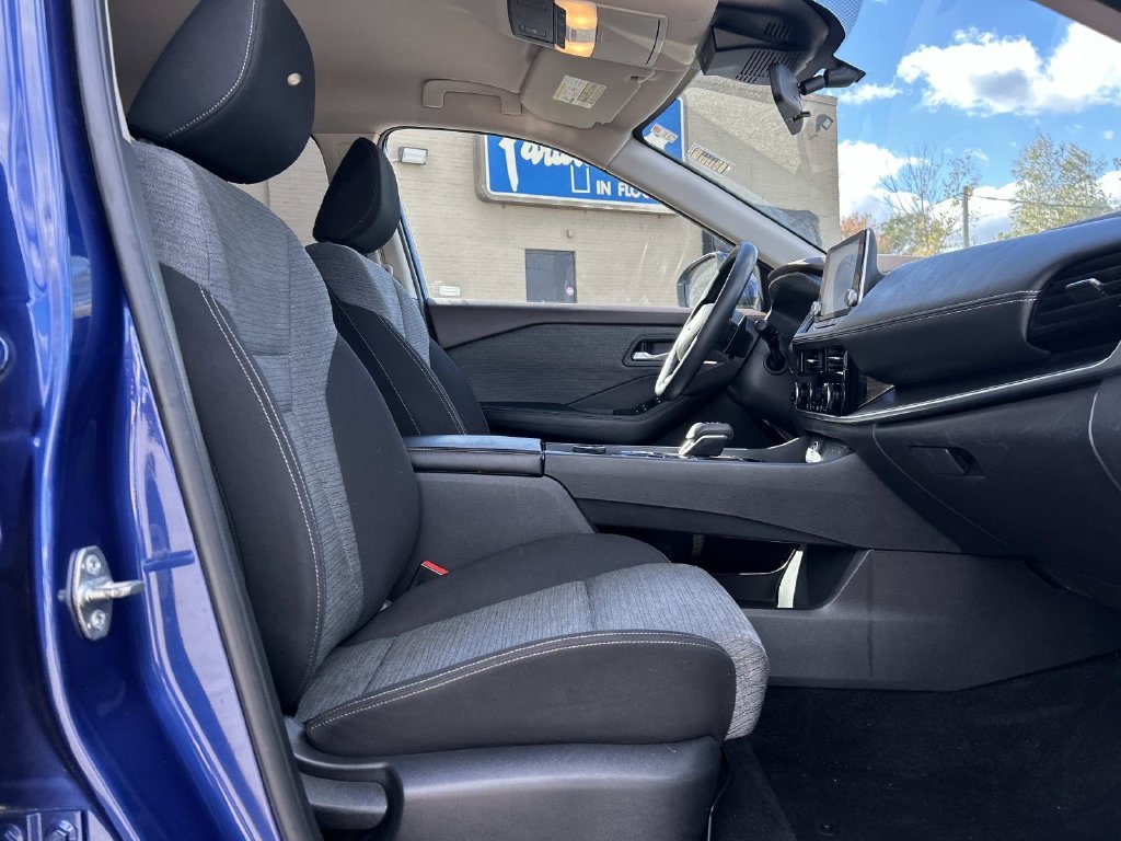 Used 2021 Blue Nissan SV image 16