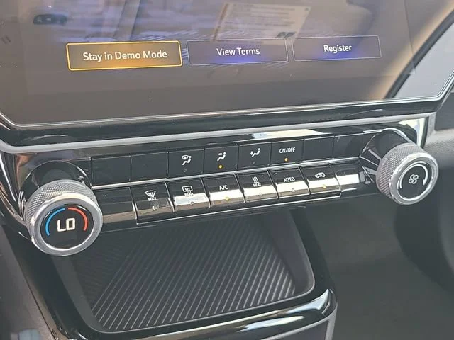 New 2027 Summit White Chevrolet LT image 29