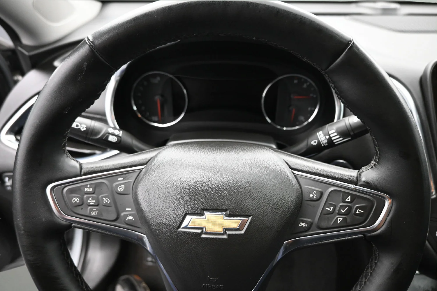Used 2024 Sterling Gray Metallic Chevrolet 2LT image 7