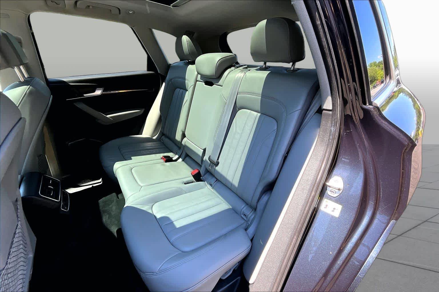 Used 2018 Moonlight Blue Metallic Audi Premium Plus image 21