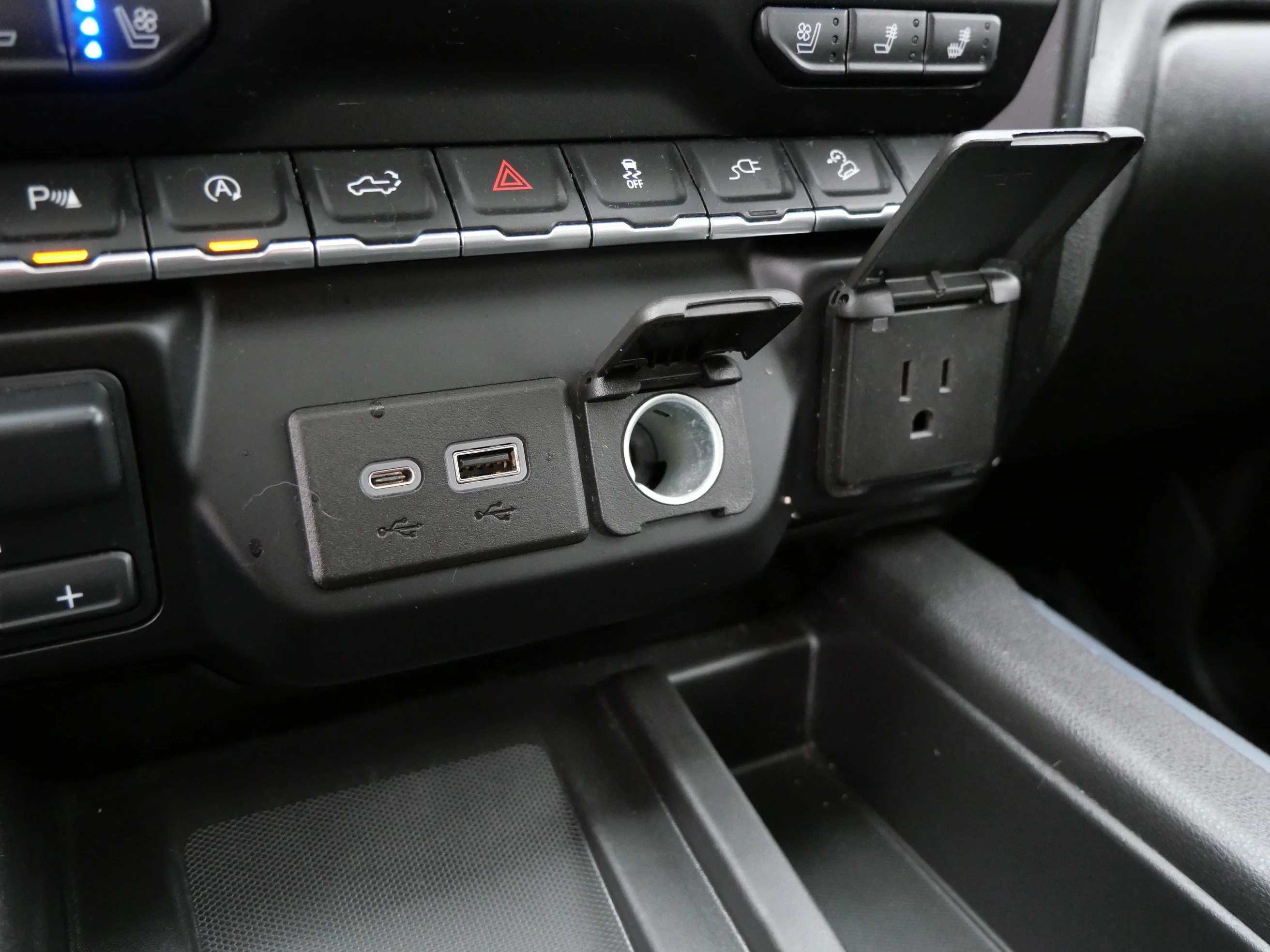 Used 2021 Summit White GMC AT4 image 35