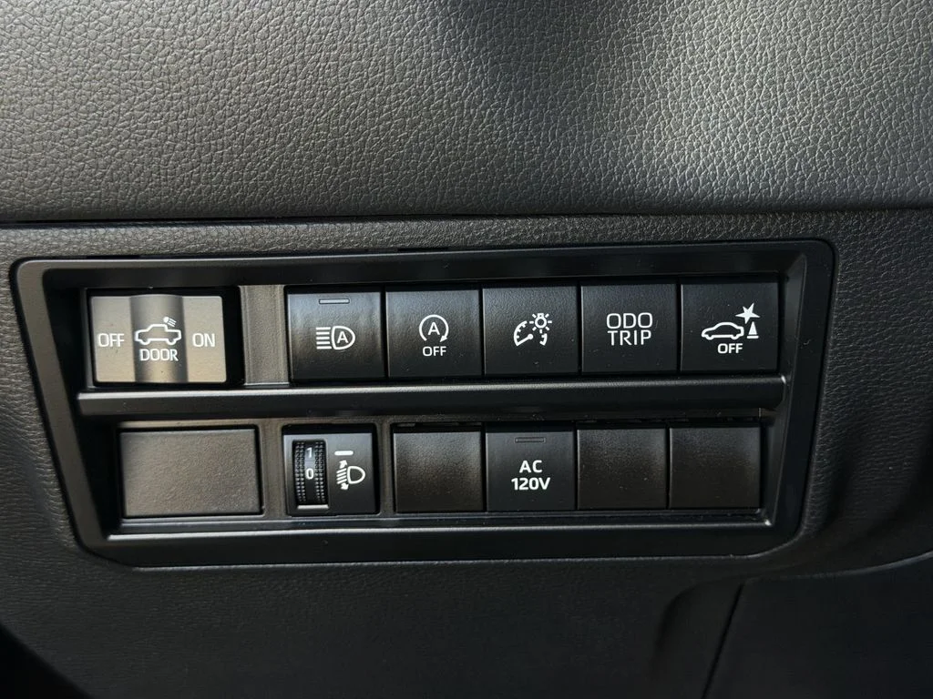 Used 2023  Toyota Limited image 24