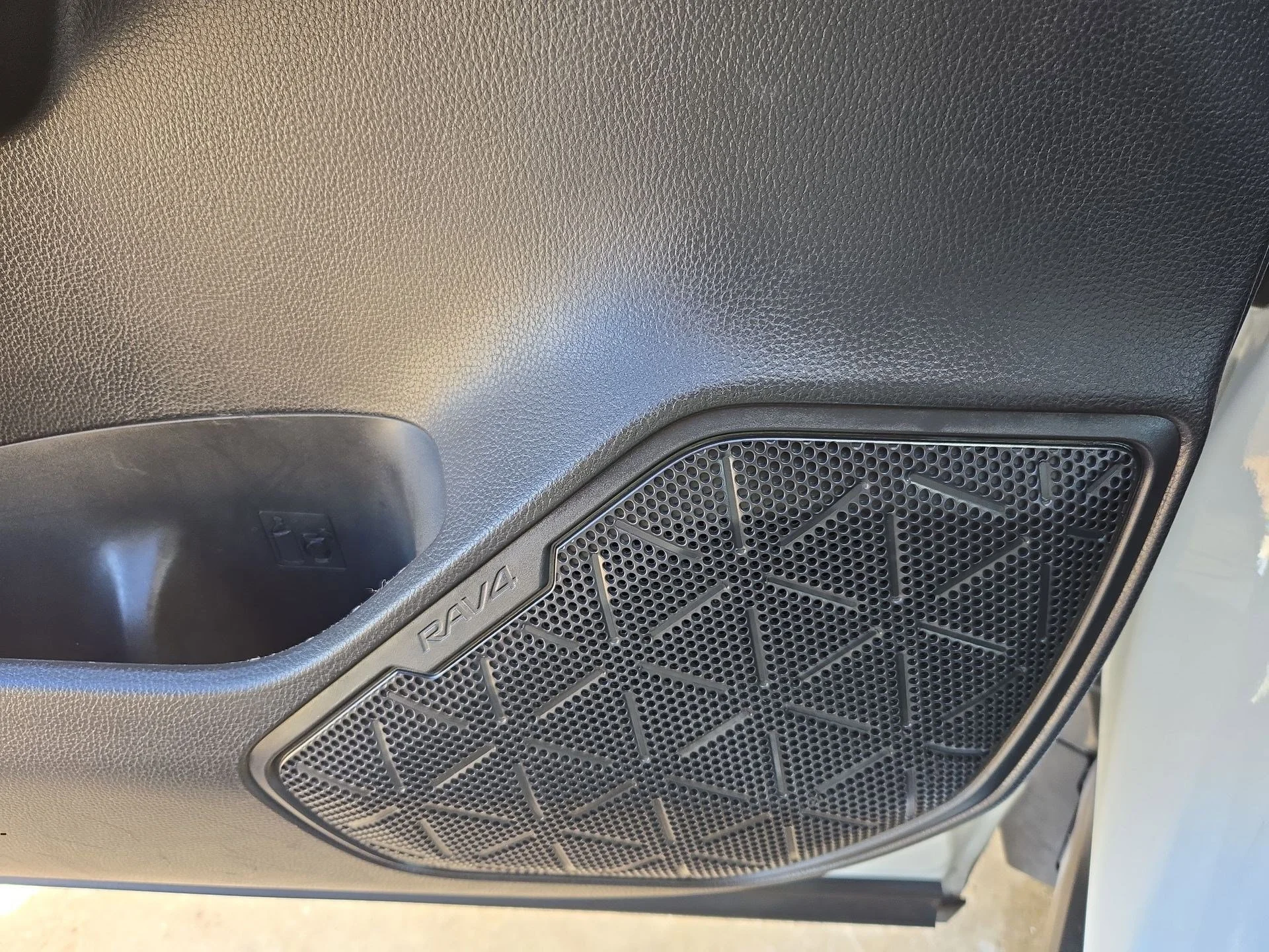 Used 2024 Wind Chill Pearl Toyota XLE image 14
