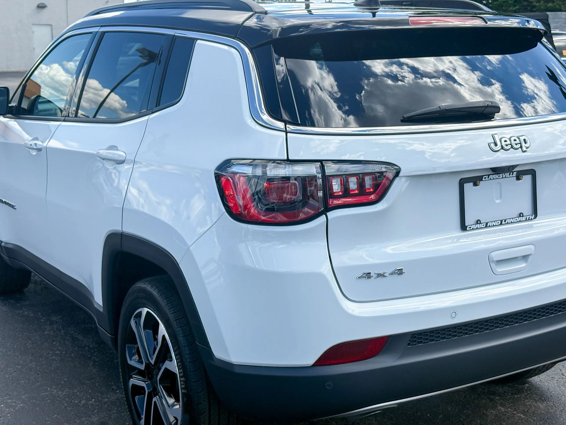 Used 2023 White Jeep Limited image 13