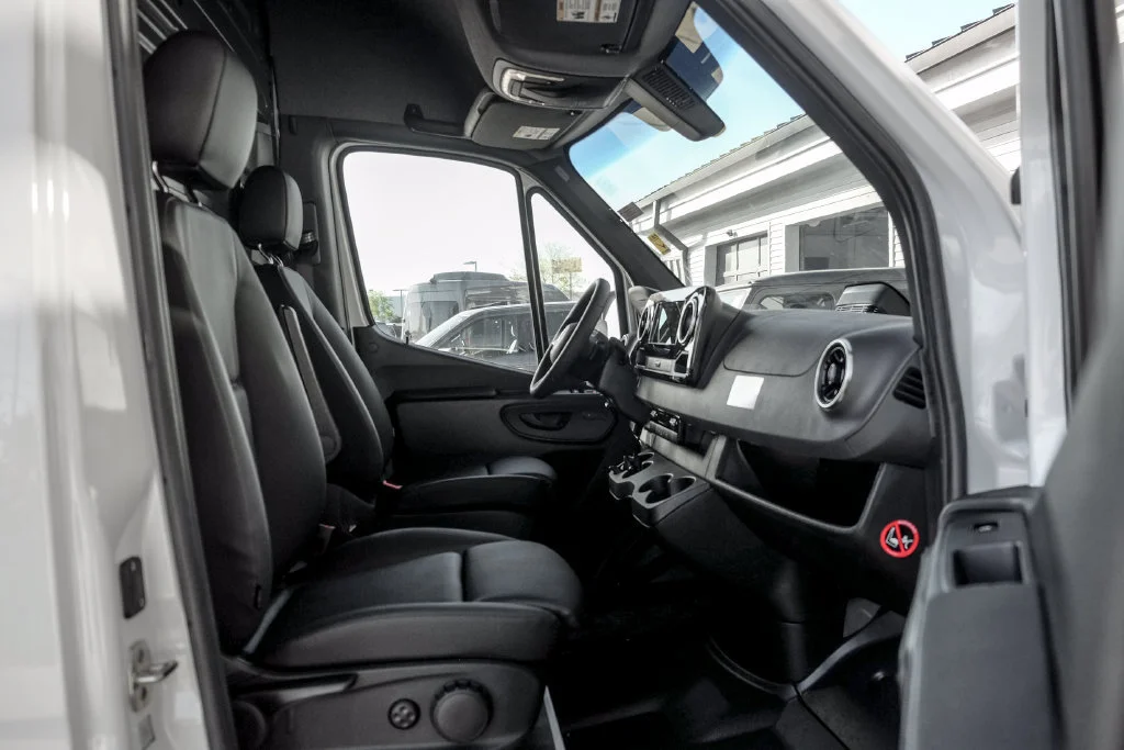 New 2026 Arctic+White Mercedes-Benz Cargo 144 WB image 48