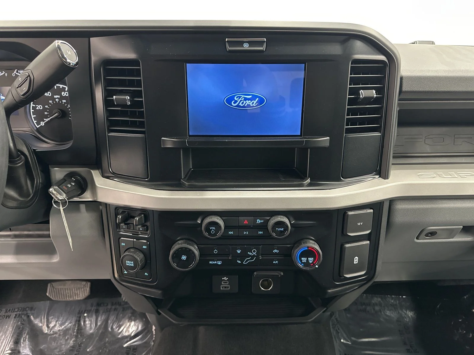 2026 Ford F-250 Super Duty XL - Photo 16
