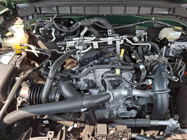 Used 2025 Green Metallic Ford Outer Banks image 27