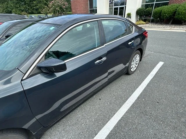 Used 2017 Blue Nissan 2.5 S image 4