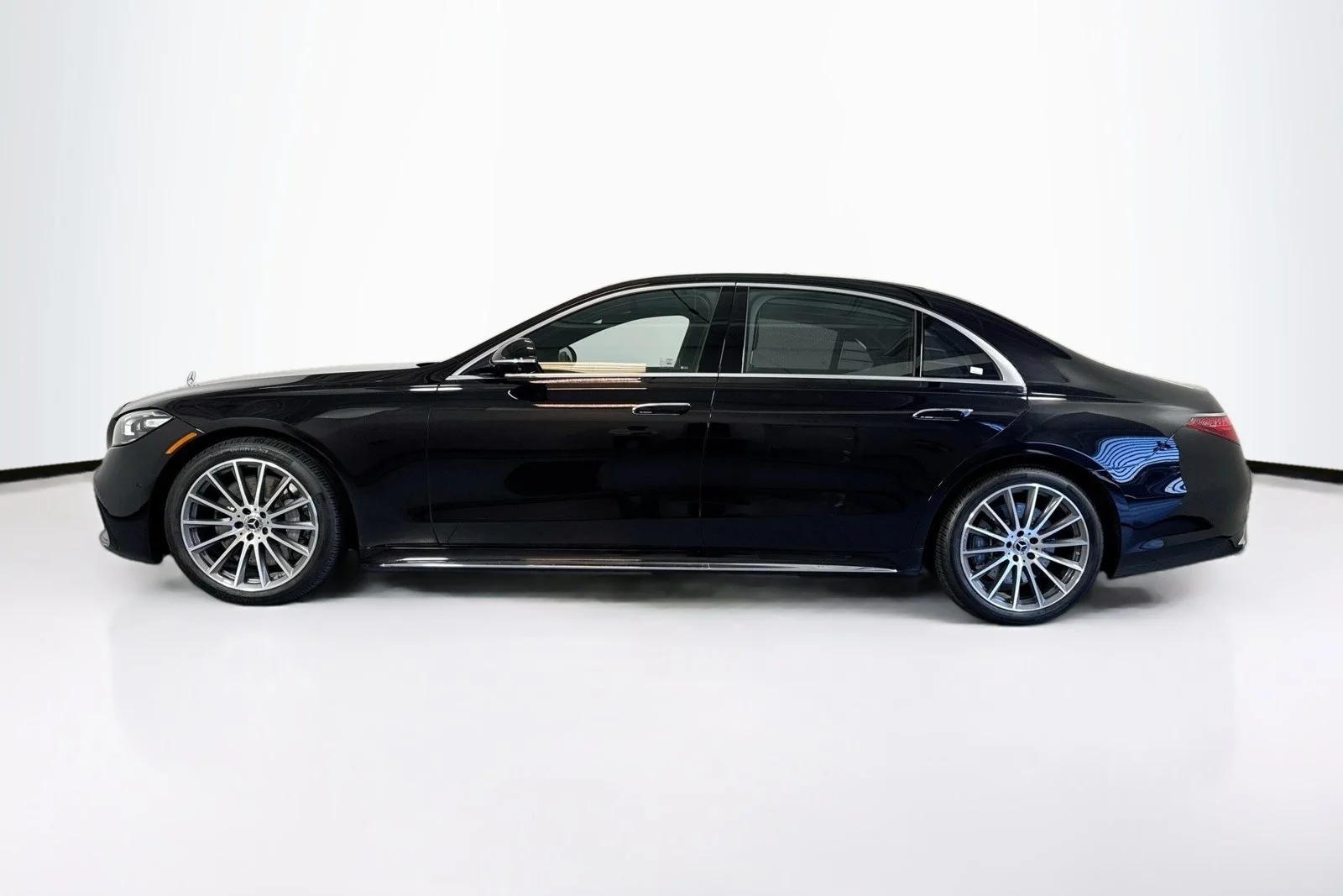 Used 2023 Obsidian Black Mercedes-Benz S 580 image 8