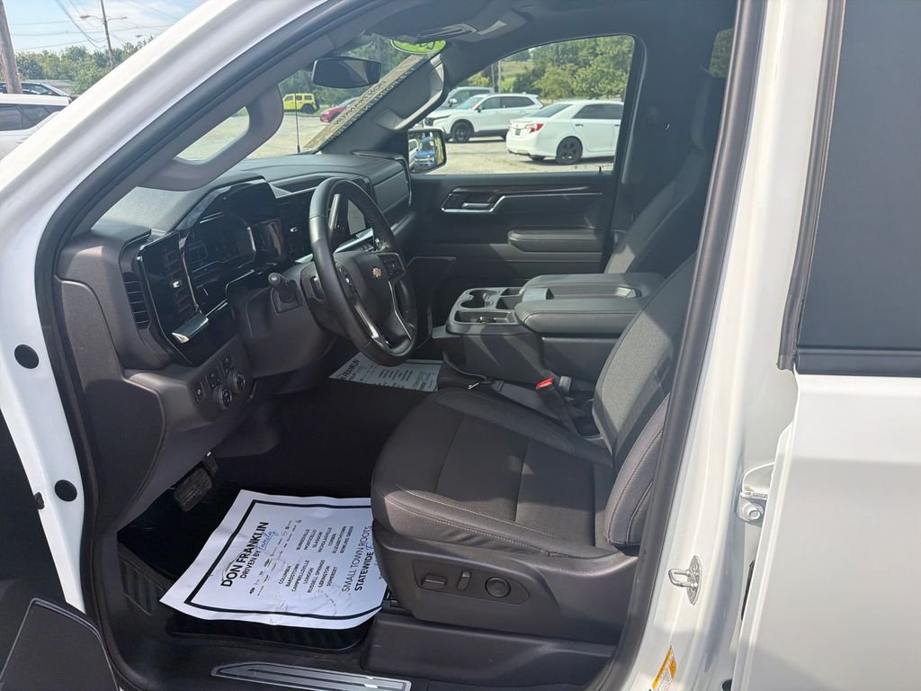 Used 2024 White Chevrolet LT image 13