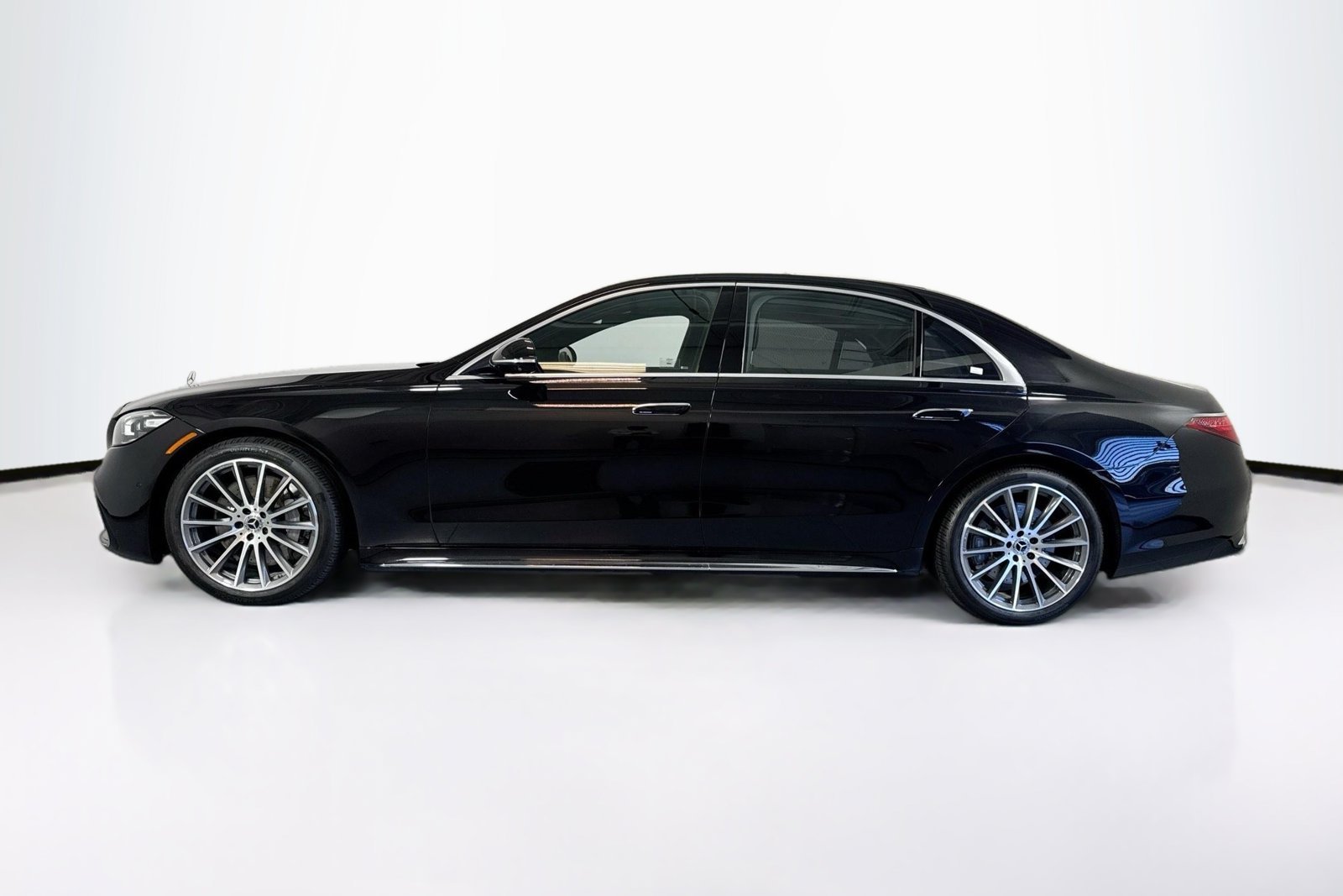 Used 2023 Obsidian Black Mercedes-Benz S 580 image 8