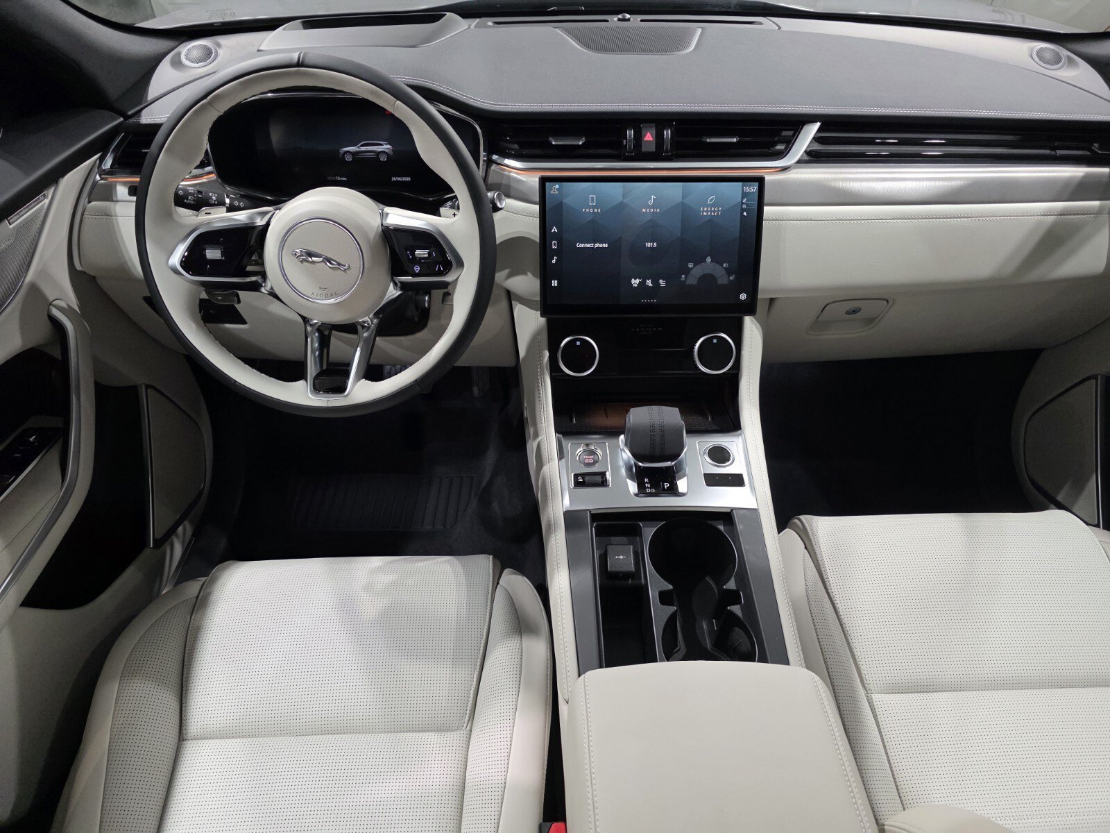 New 2026 Eiger Grey JAGUAR P250 R-DYNAMIC S image 10