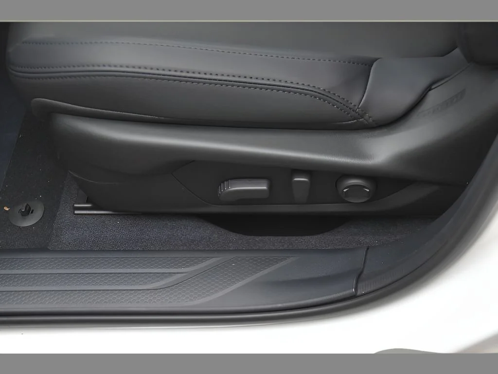 New 2026 CRYSTAL WHITE PEARL Subaru Premium image 29