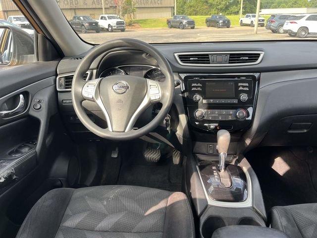 Used 2014 Orange Nissan S image 11