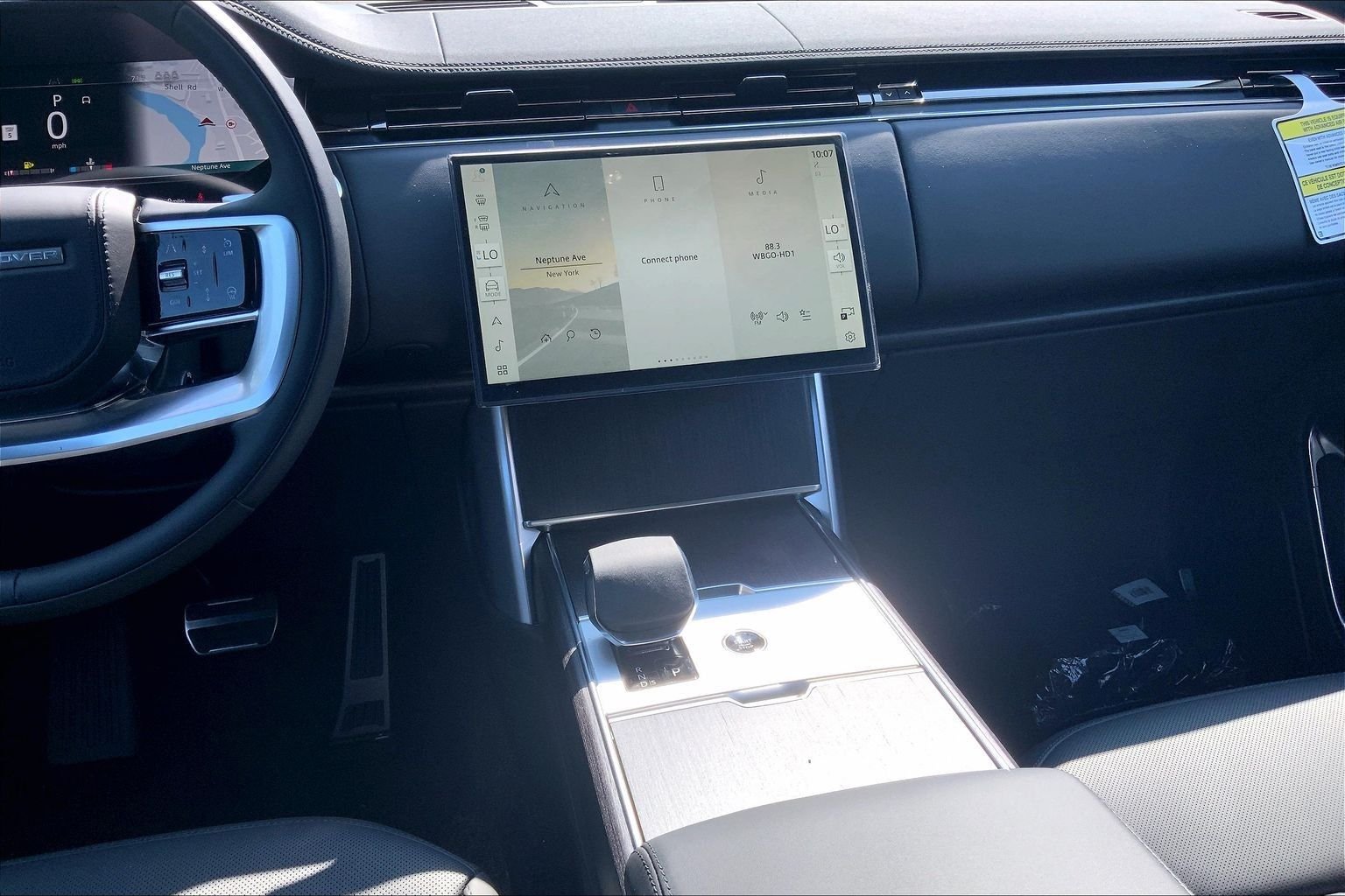 New 2026 Fuji White Land Rover SE image 6