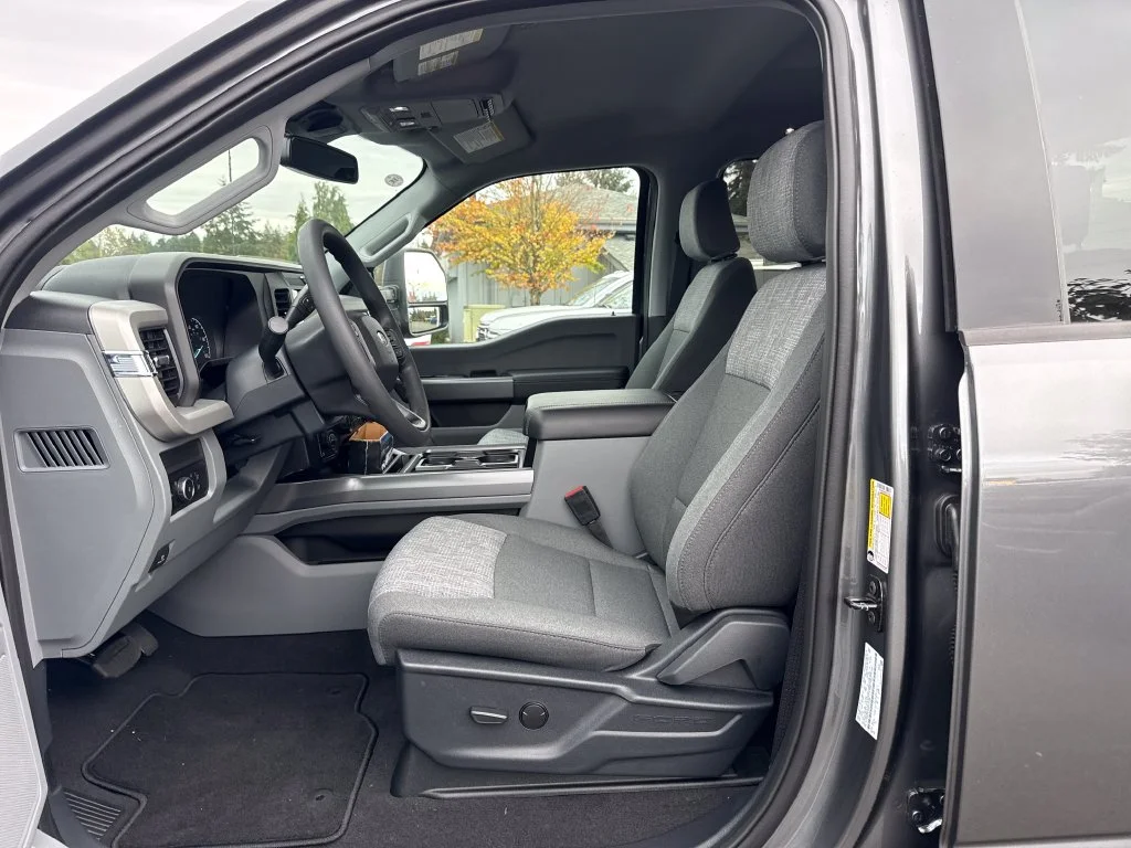 New 2027 Gray Ford XLT image 13