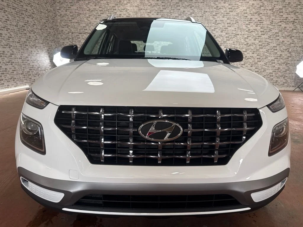 New 2026 Lunar White W/Black Roof Hyundai SEL image 2