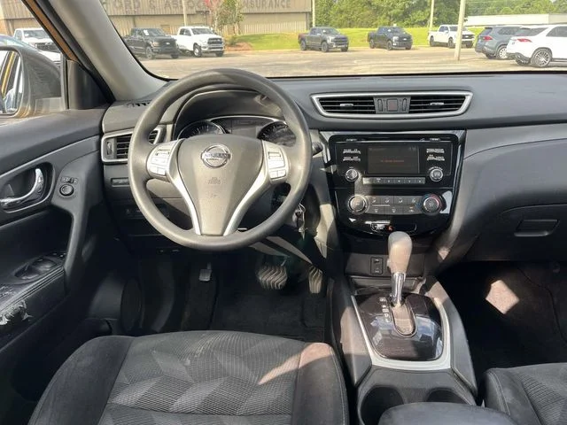 Used 2014 Orange Nissan S image 11