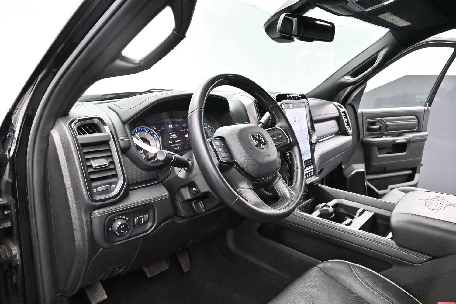 Used 2022 Diamond Black Crystal Pearlcoat Ram Limited image 12