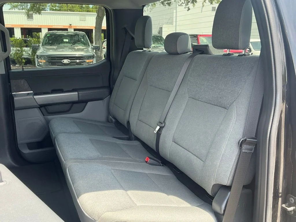 Used 2025 Black Ford XLT image 23