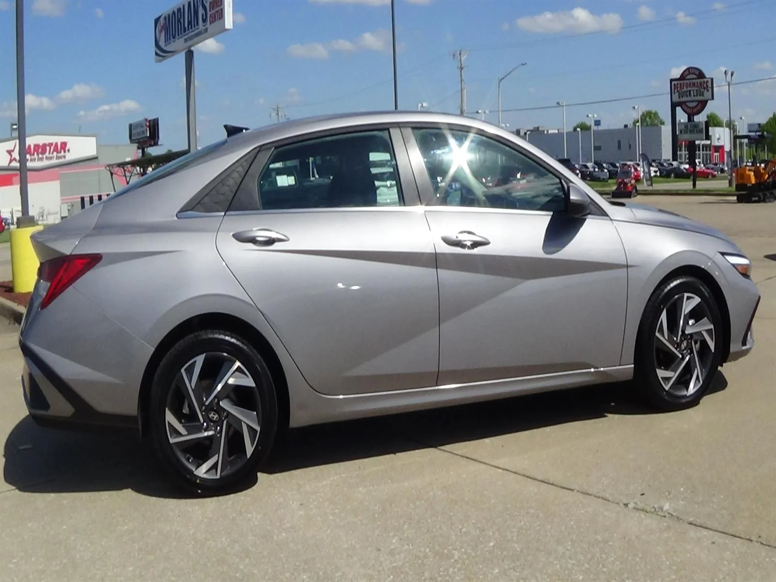 Used 2025 Fluid Metal Metallic (m6t) Hyundai SEL Convenience image 5