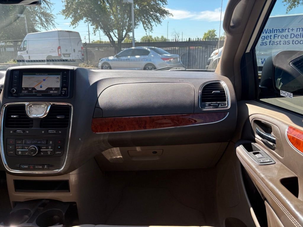 Used 2015 White Chrysler Touring-L image 8