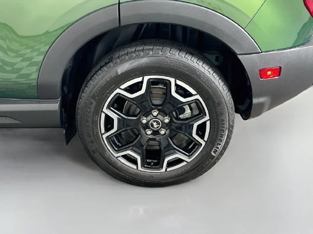Used 2025 Green Ford Outer Banks image 35