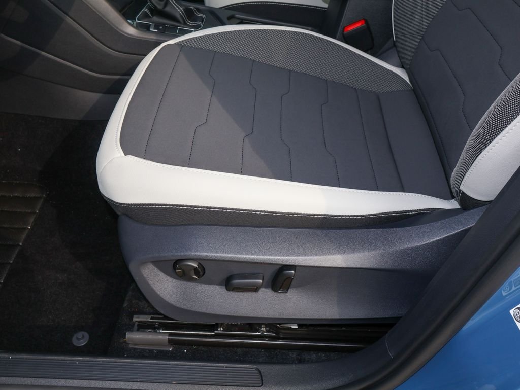 New 2026 Blue Volkswagen 1.5T SE image 12