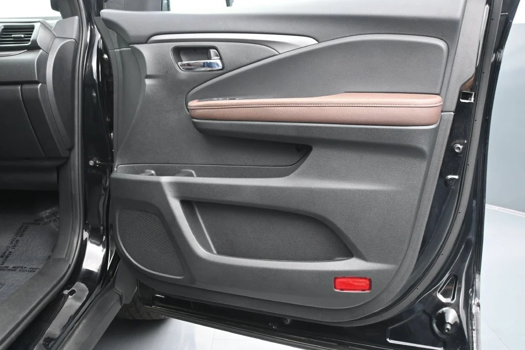 Used 2025 Black Honda RTL AWD image 12