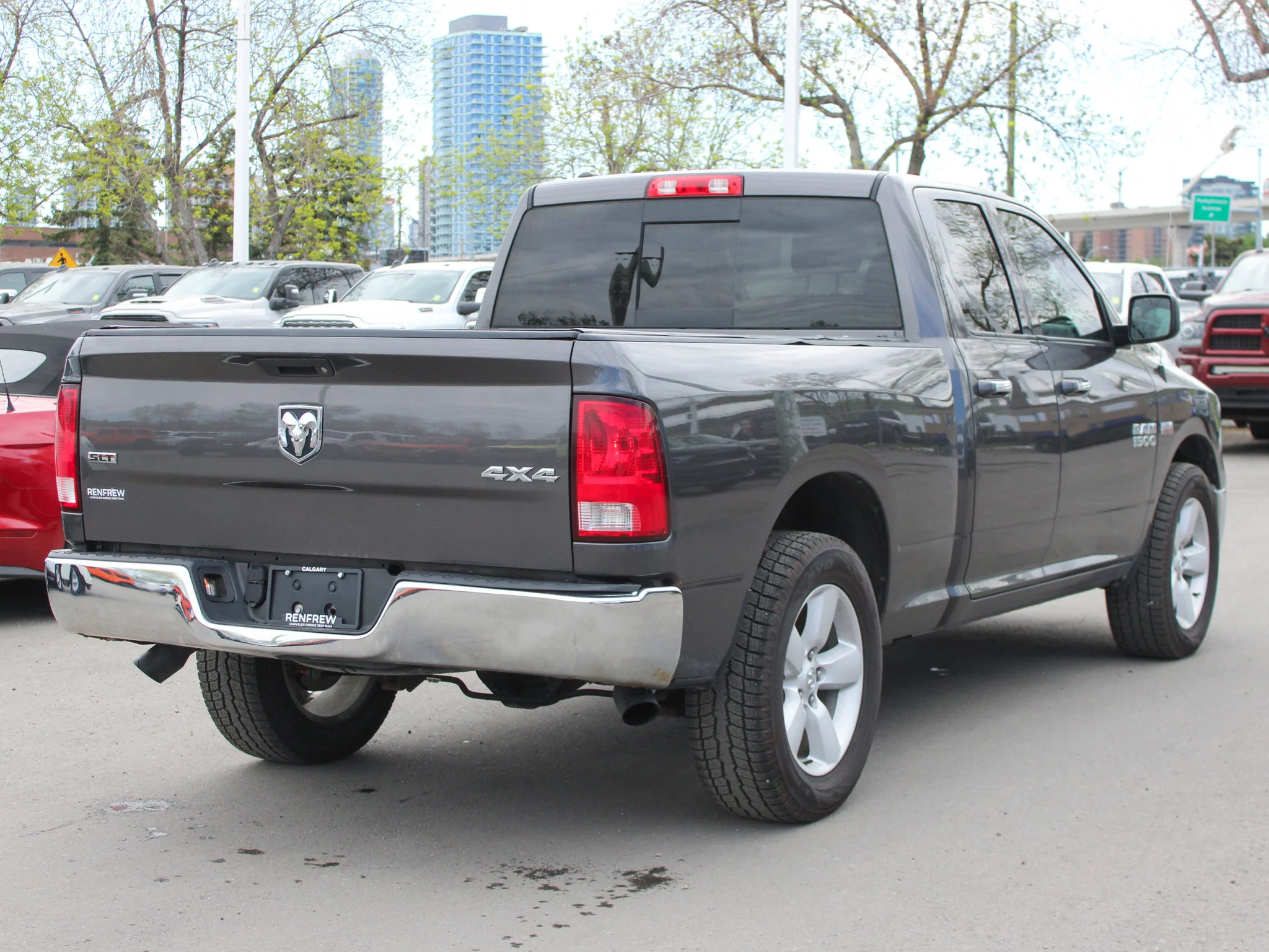 Used 2017 Grey RAM SLT * 5.7L HEMI V8 | Bedliner | Great Work Truck | Winter Tires | Two Keys | Cruise Control image 14