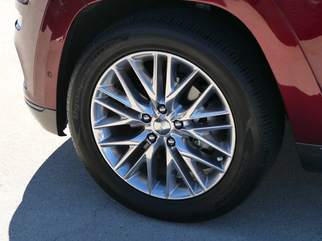 Certified Used 2017 Velvet Jeep Summit image 9