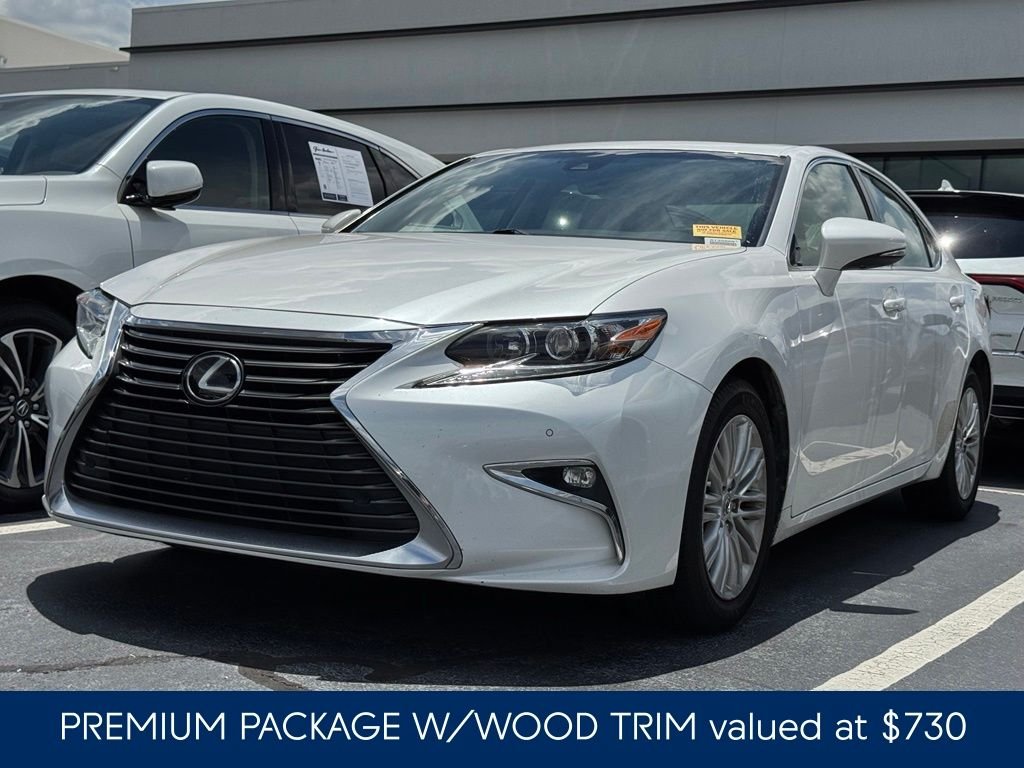 Used 2016 White Lexus 350 image 3