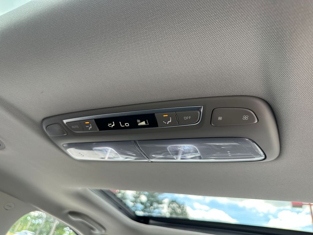 Used 2022 White Kia SX image 27