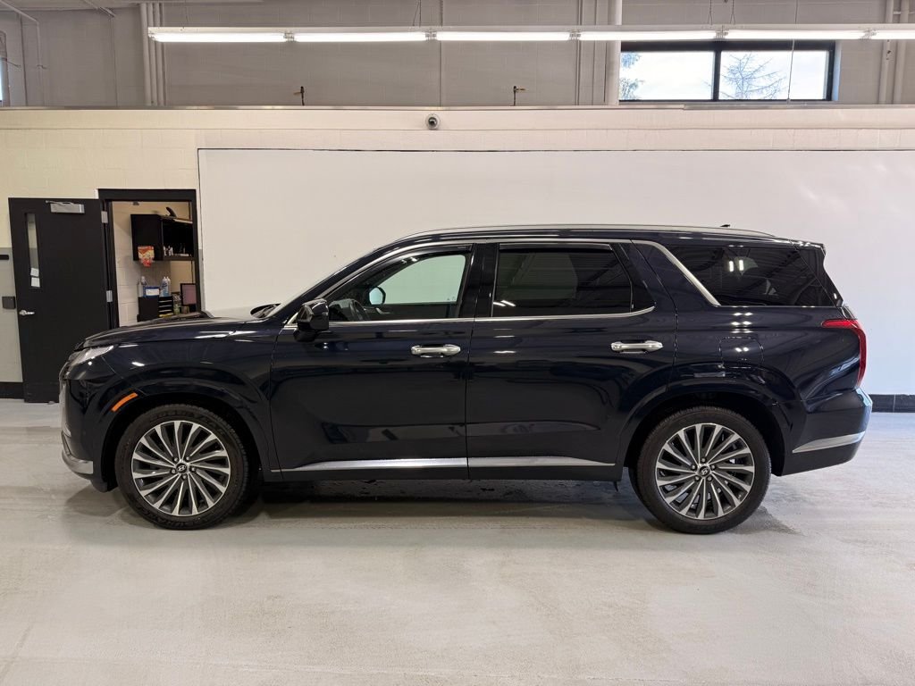 Used 2024 Hyundai Palisade Calligraphy with VIN KM8R7DGE1RU699247 for sale in Golden Valley, Minnesota