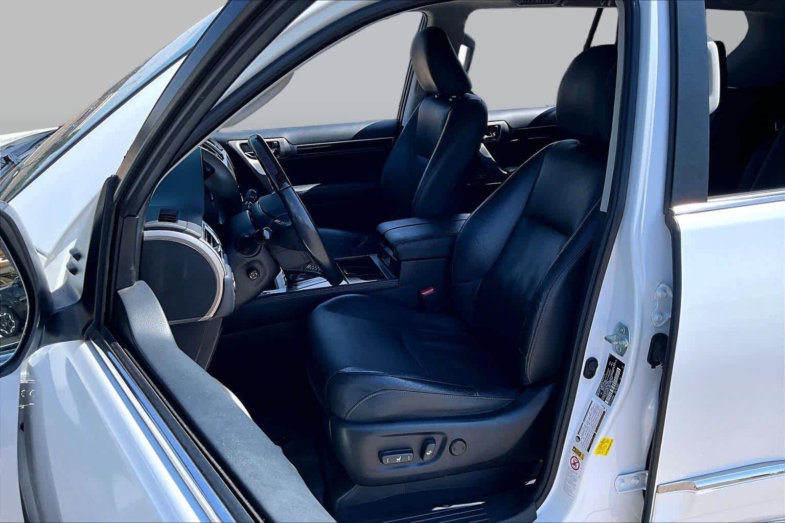 Used 2019 Starfire Pearl Lexus Premium image 8