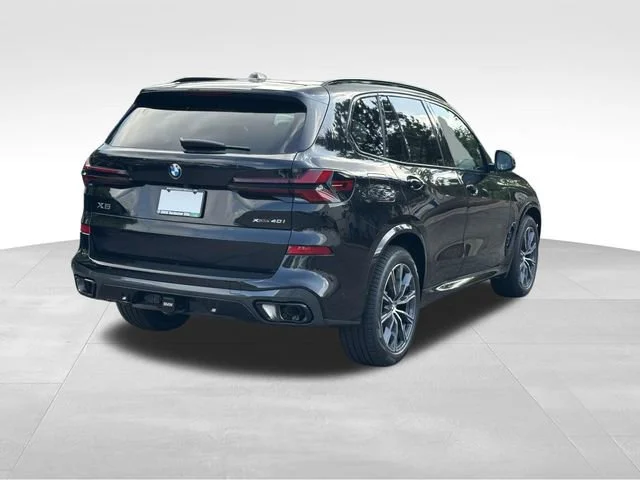 New 2026 Black Sapphire BMW xDrive40i image 4
