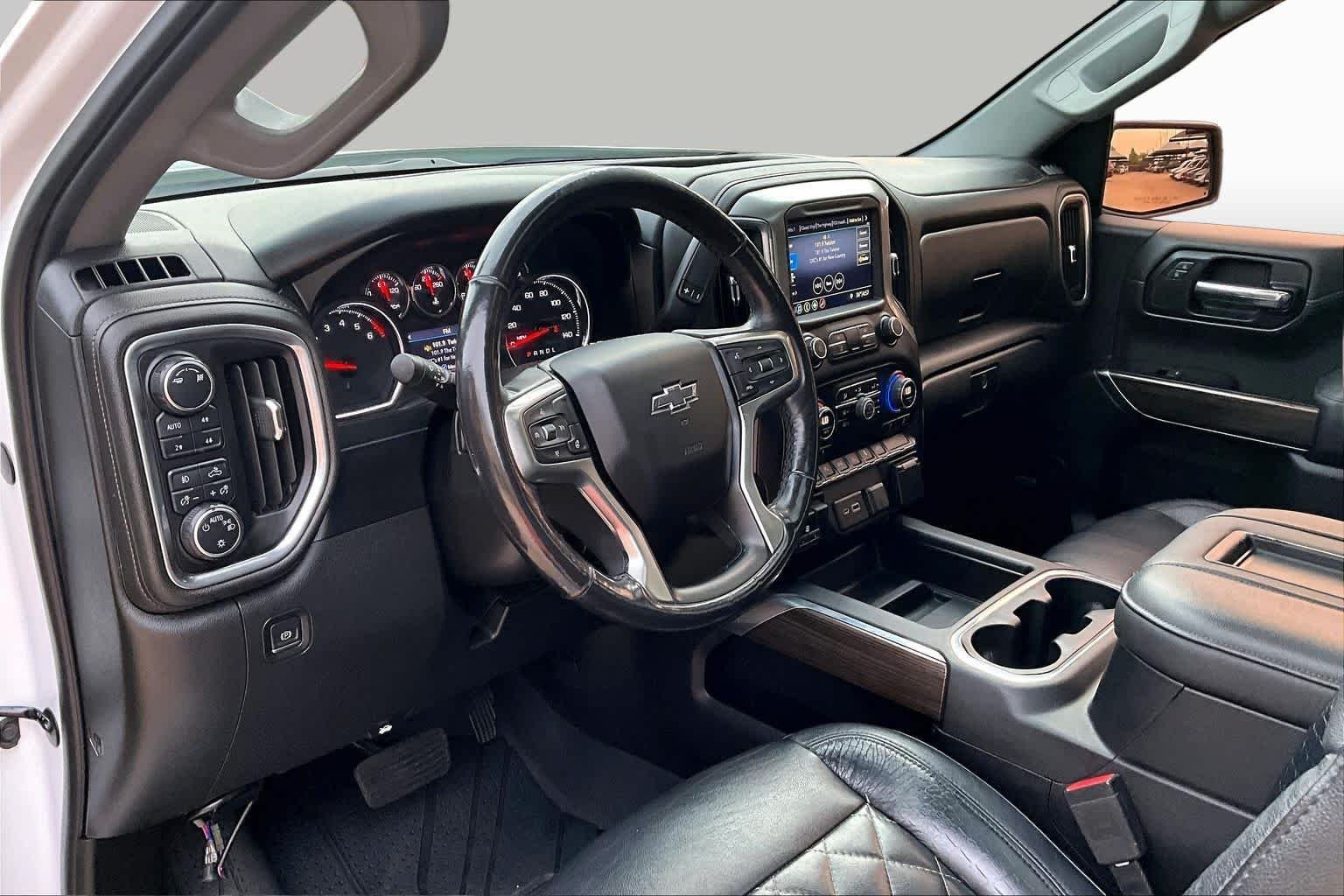 Used 2019 Summit White Chevrolet RST image 17