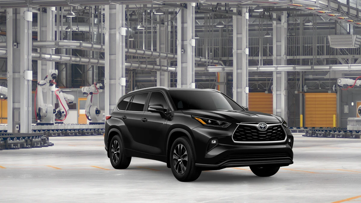 New 2026 Midnight Black Metallic Toyota XLE image 15