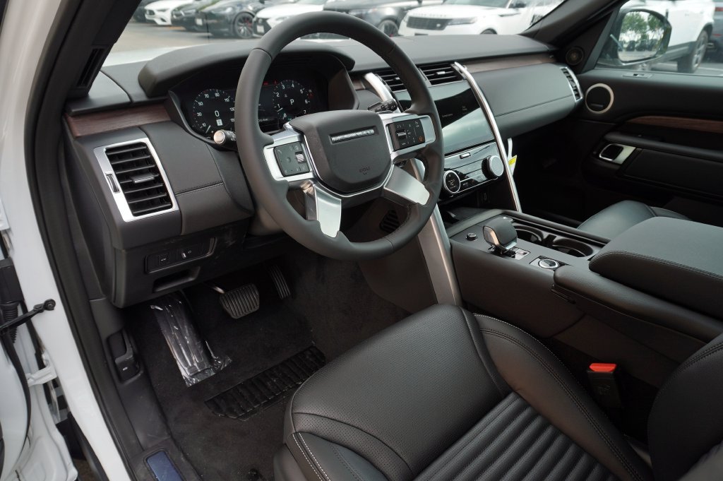 New 2026 Fuji White Land Rover S image 12