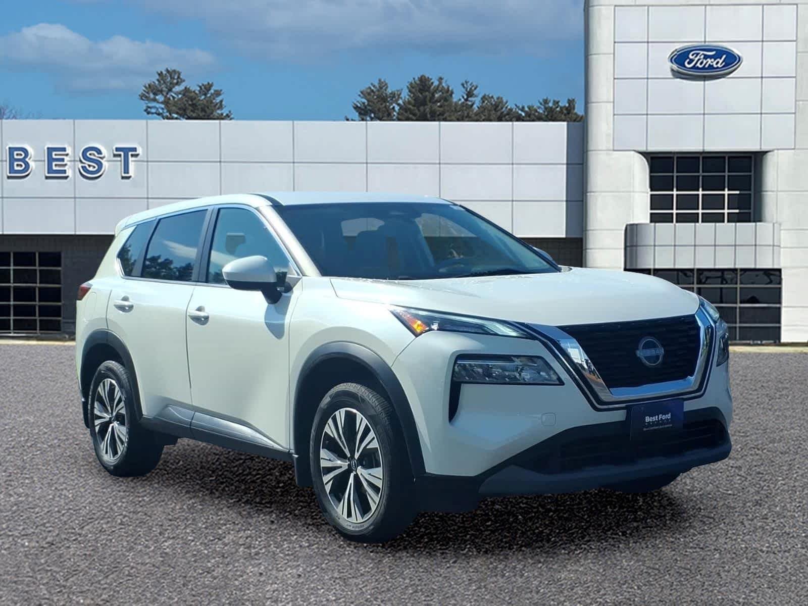 Used 2023 Pearl White Tricoat Nissan SV image 9