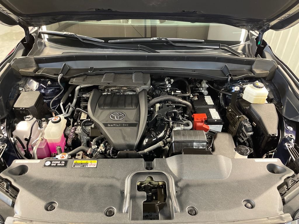 Used 2024  Toyota Limited image 9
