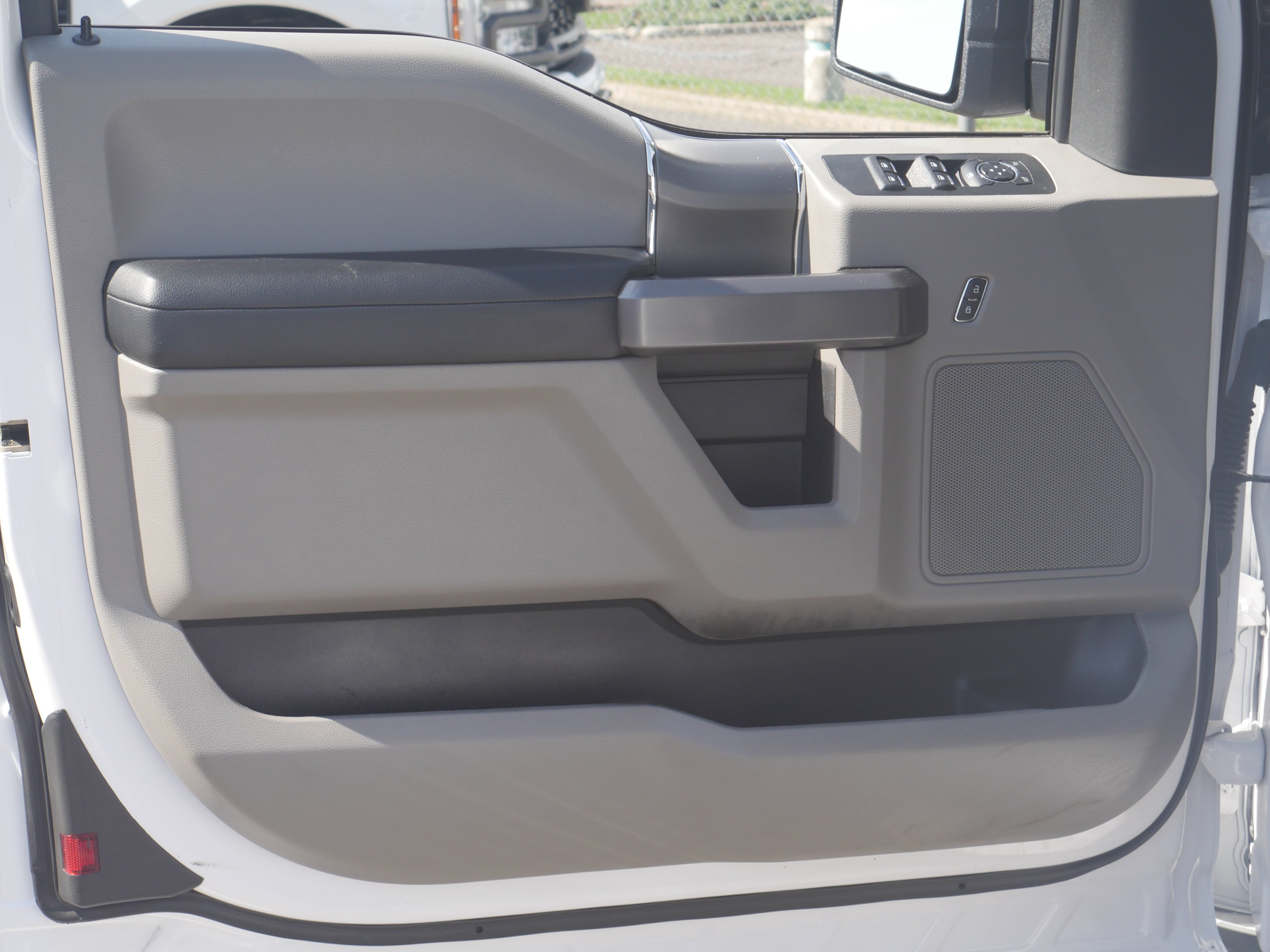 Used 2020 Oxford White Ford XLT image 36