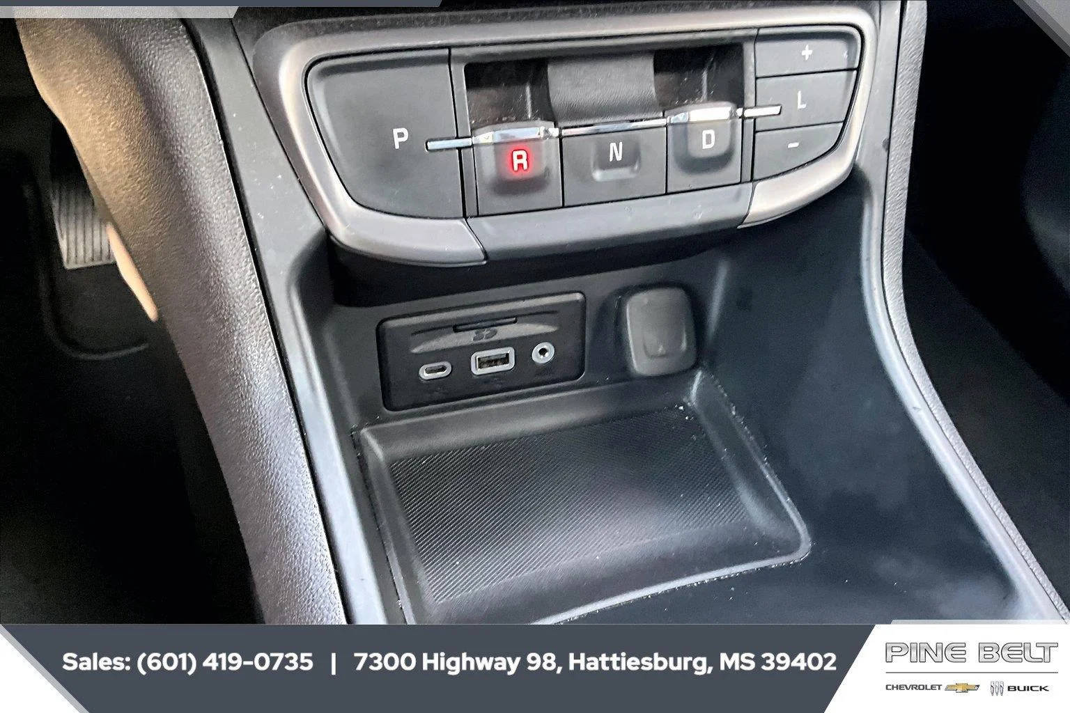 Used 2024 Summit White GMC AT4 image 24