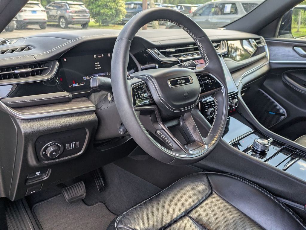 Used 2023 White Jeep Overland image 35