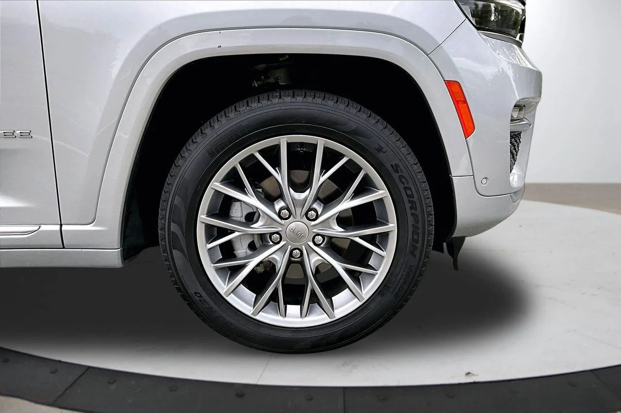 Certified Used 2025 Silver Jeep Summit image 34