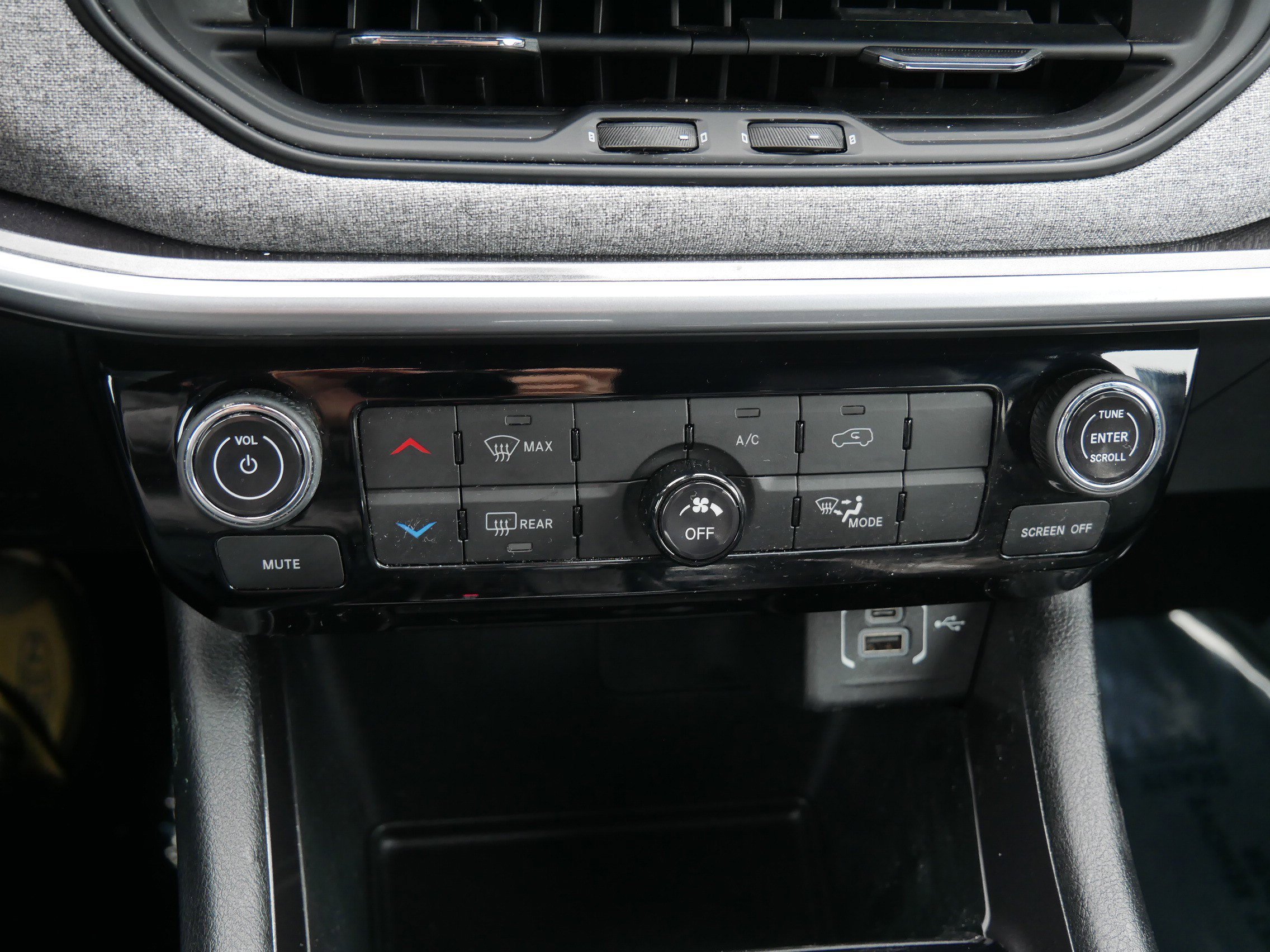 2025 Jeep Compass Latitude - Photo 23