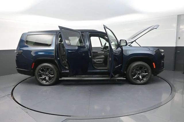 New 2026 Fathom Blue Pearl-Coat Exterior Paint Jeep Limited Altitude image 37