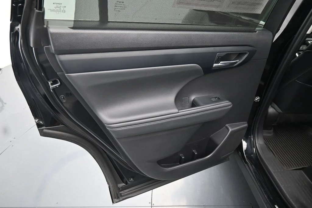 Used 2022 Black Toyota XLE image 15