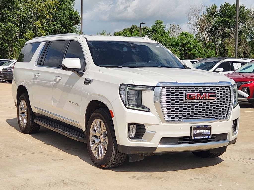 Used 2021 White Frost Tricoat GMC Denali image 3