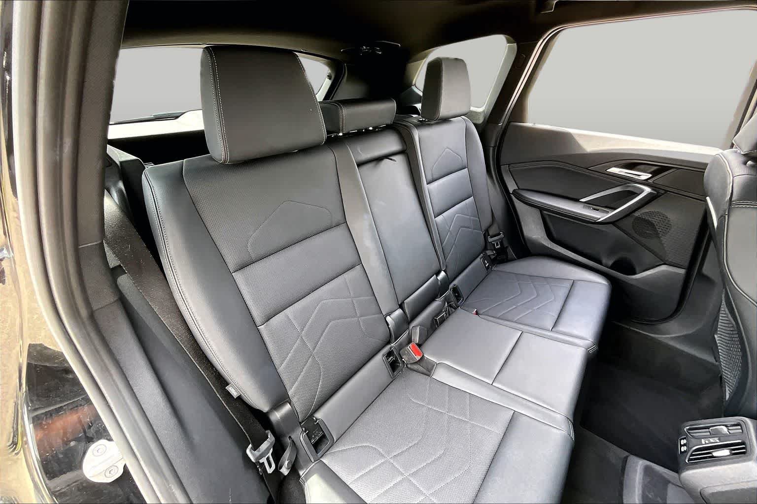 Used 2023 Black Sapphire Metallic BMW xDrive28i image 18